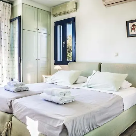 빌라 Sleeps 4 Pool Air Con Wifi Kaligata