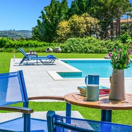 Sleeps 4 Pool Air Con Wifi Willa Kaligata