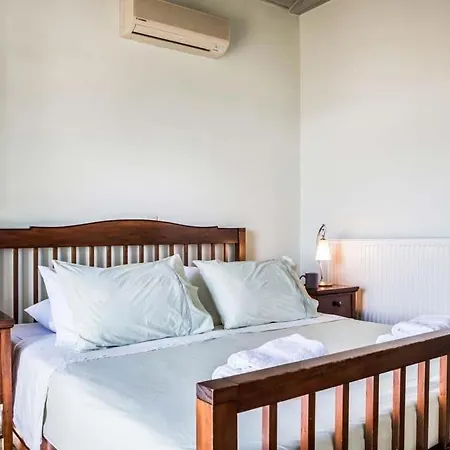 Sleeps 4 Pool Air Con Wifi 빌라